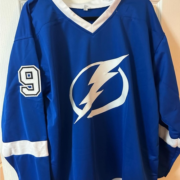 Tampa Bay Lightning Steven Stamkos Autographed Jersey - Picture 3 of 3